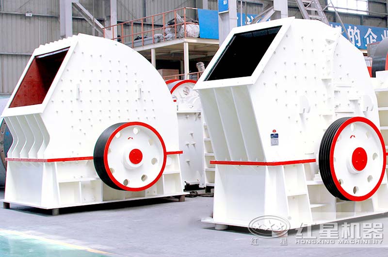 對比傳統(tǒng)錘破，一次成型單段錘破碎石強、出料更好