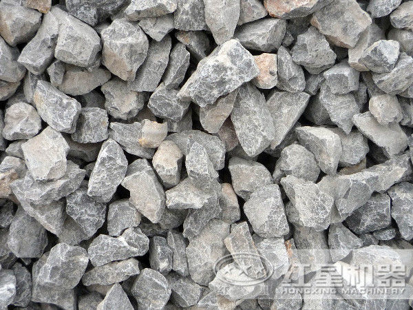 粉碎石灰石建議使用的大型礦石破碎機(jī)是鱷嘴式的，還是錘式的？