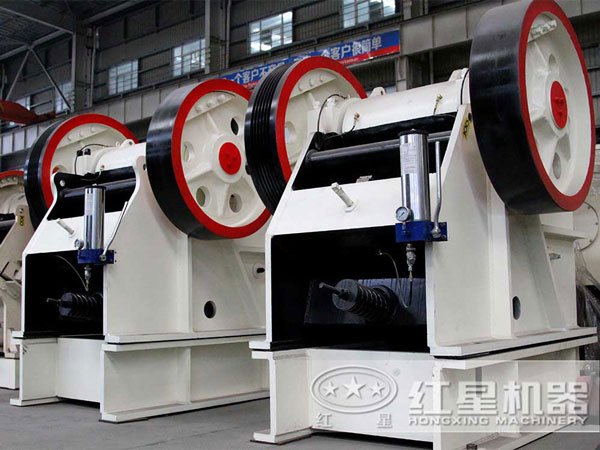 大型石頭顎破碎機(jī)市價(jià)多錢(qián)？（內(nèi)附高清顎破作業(yè)視頻）