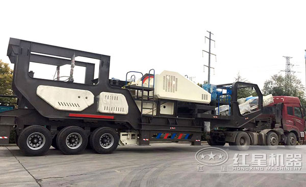 輪式流動(dòng)砂石破碎車(chē)，高產(chǎn)、快捷，時(shí)產(chǎn)百?lài)嵑翢o(wú)壓力