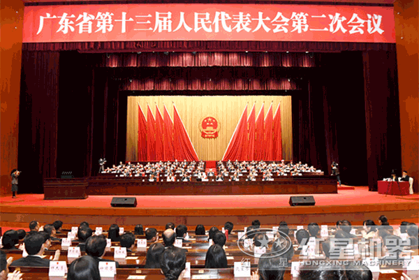 大型流動粉碎石頭一體機多少錢一臺？