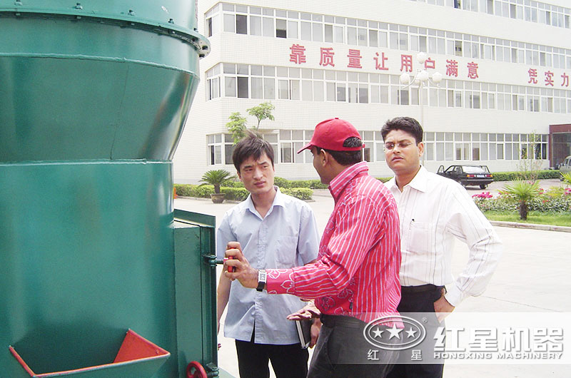 每天10噸的打石粉機器哪兒有？環(huán)保嗎？